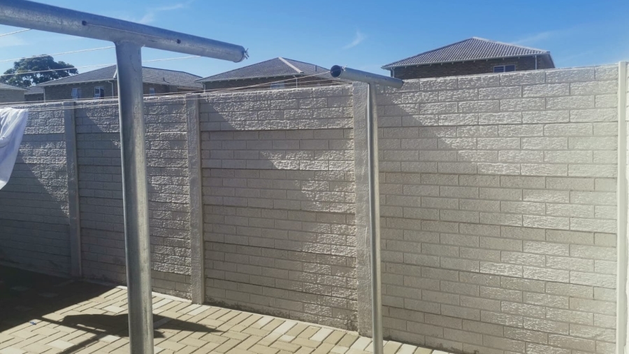 To Let 2 Bedroom Property for Rent in Overbaakens Eastern Cape